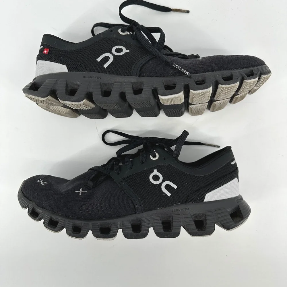On Running Women's Black and White Cloud Sneakers - Picture 1 of 8